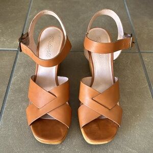 Madewell wooden wedge sandal in English saddle comes with box and dust bag